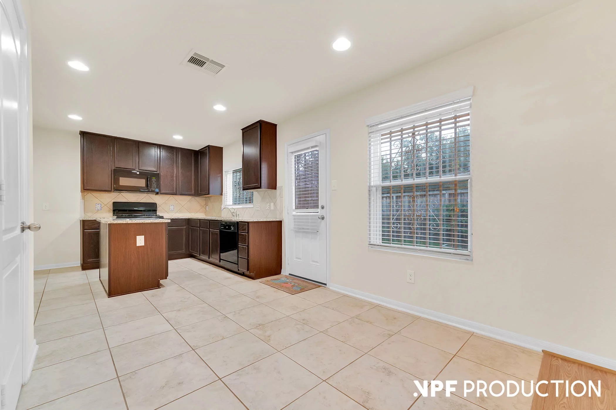 C1J06166 virtual staging before and after